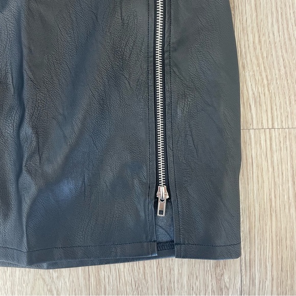 Revolve Superdown Faux Leather Mini Skirt - Picture 4 of 8
